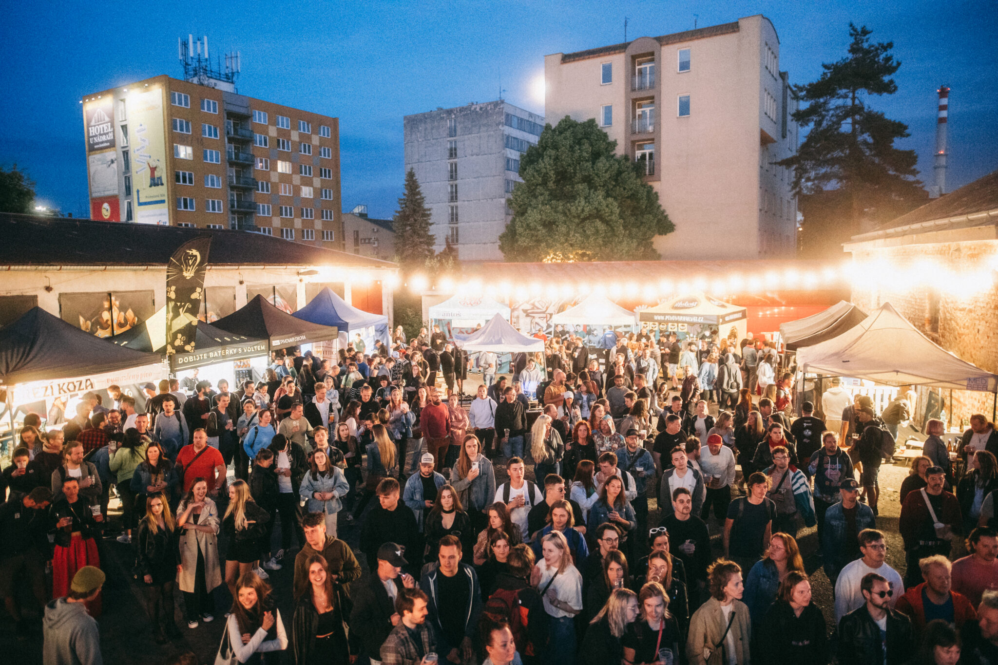 plakát k akci Město lidem, lidé městu - pátek // Žižkárna